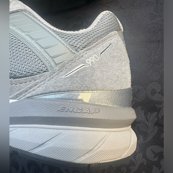 NWOB New Balance W990GL5 Running
Shoes Grey/Castlerock Suede/Mesh size 10 1/2 - Picture 6 of 12